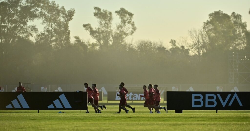 River, hoy EN VIVO: vuelta a las prácticas, sorteo de Libertadores y novedades de este lunes 2 de junio imagen-42