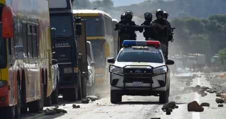 Crisis en Bolivia: Murieron dos policías en los enfrentamientos entre seguidores de Evo Morales y fuerzas de seguridad imagen-14