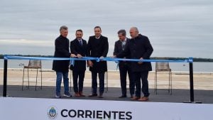 Con una inversión de más de 50 millones de dólares se inauguró el puerto de Ituzaingó imagen-1