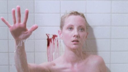 "Gracias a John Woo por su cuchillo de cocina": necesitamos conocer la historia de este agradecimiento de 'Psicosis' (1998) imagen-112
