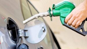 Las petroleras argentinas analizan un aumentó de 5 % en los precios de combustibles por el conflicto en Medio Oriente imagen-1