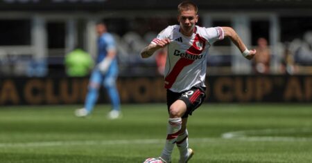 El partido de Franco Mastantuono: ante los ojos del mundo, la joya de River fue de mayor a menor ante Urawa Red Diamonds imagen-13