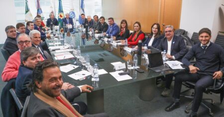 Gobernadores al ataque, supermartes peronista y preocupación por el Criptogate imagen-6