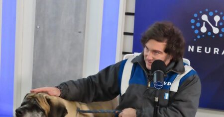 Javier Milei donó un millón de pesos para un refugio de animales imagen-12