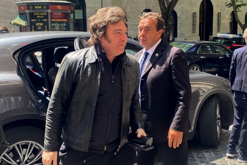 Javier Milei llegó a España, participará de un foro económico y no verá a nadie del gobierno de Sánchez imagen-94