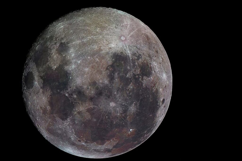 Cómo son las salidas nocturnas para aprender a fotografiar los cráteres de la Luna y los anillos de Saturno imagen-5