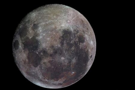 Cómo son las salidas nocturnas para aprender a fotografiar los cráteres de la Luna y los anillos de Saturno imagen-6