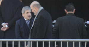 Interna imprevista entre Sturzenegger y Caputo por el ajuste en áreas del ministerio de Economía imagen-3