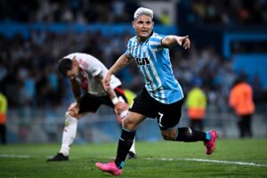 Los motivos que llevan a River a intentar la compra de Maxi Salas después del Mundial en una cifra que no tenía pensada imagen-1