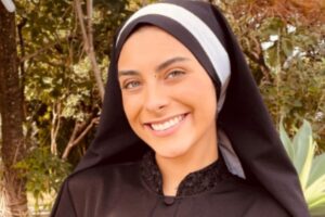 Fue reina de belleza y tenía una exitosa carrera por delante, pero dejó todo para convertirse en monja imagen-3