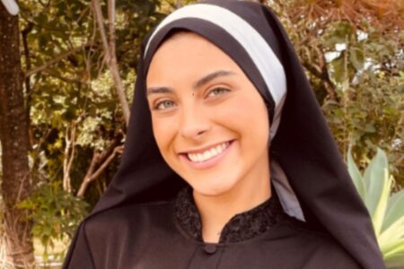Fue reina de belleza y tenía una exitosa carrera por delante, pero dejó todo para convertirse en monja imagen-8