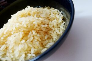Por qué se recomienda cocinar el arroz con un poco de vinagre imagen-2