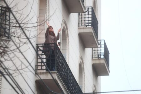 Cristina Kirchner podrá salir al balcón imagen-5