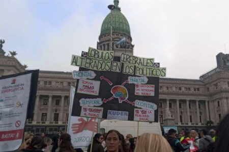 🔴 En vivo. Comenzó la protesta frente al Congreso imagen-6