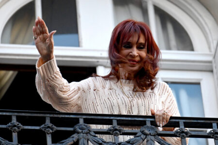 Comenzó el tire y afloje por las condiciones y el lugar de detención de Cristina Kirchner imagen-6