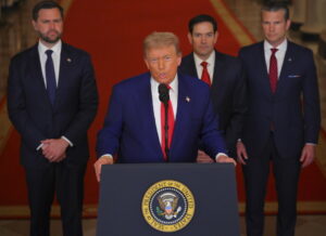 Trump se fue a la guerra: Estados Unidos bombardeó Irán imagen-3