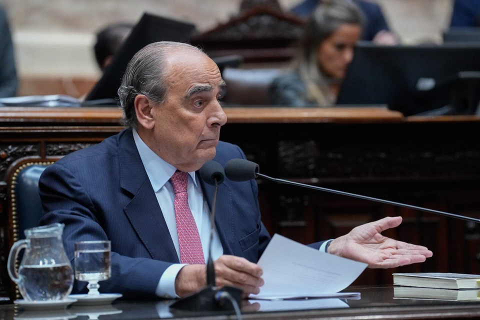 🔴 En vivo. Francos se fue del Senado para no responder preguntas de la oposición imagen-90
