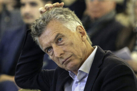 Macri, solo y en silencio imagen-7