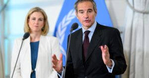 Tras la amenaza de Irán, el argentino Rafael Grossi dijo que es "prioridad número uno" ir a evaluar daños en las plantas nucleares atacadas por Israel y Estados Unidos imagen-4