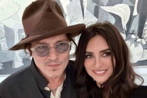 La salida cultural de Johnny Depp y Penélope Cruz en Madrid: reencuentro, museo y selfie con una obra maestra imagen-2