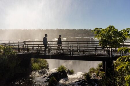 EL MINISTRO ARRÚA DESMINTIÓ QUE LAS CATARATAS DEL IGUAZÚ SE ENCUENTREN CERRADAS POR CRECIDA DEL RÍO imagen-75