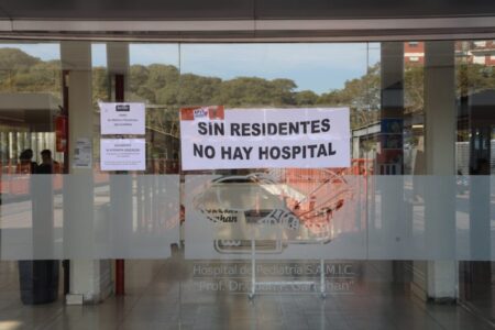 Hospital Garrahan: no se formalizó el aumento de sueldo para los residentes y seguirán con el paro por tiempo indefinido imagen-10