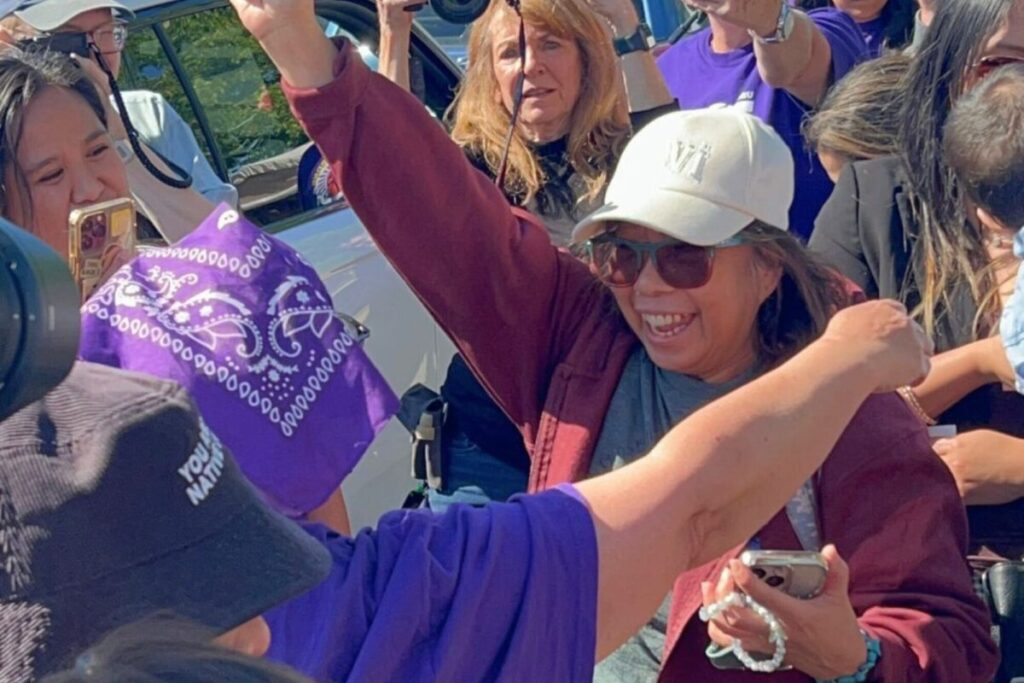 CBP la detuvo tras llegar de un viaje a pesar de tener green card: así frenó su deportación imagen-96