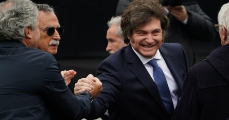 La rabia de Javier Milei y los chats explosivos de los intendentes contra La Cámpora imagen-6