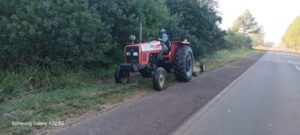 DPV trabaja en el mantenimiento de banquinas de varias rutas provinciales imagen-1