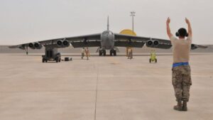 Irán lanza misiles contra una base militar de EE.UU. en Qatar imagen-3