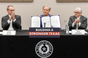 Greg Abbott firmó el paquete de leyes “más fuerte en la historia de Texas” que refuerza la seguridad imagen-4