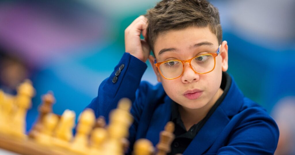 Faustino Oro y otra travesura en los tableros de ajedrez: firmó tablas con Ian Nepomniachtchi en el Campeonato Mundial Blitz por equipos imagen-5