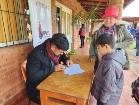 Más de 400 vecinos de Capioví accedieron a servicios de salud y asesoramiento a través del programa “Estamos con vos” imagen-28