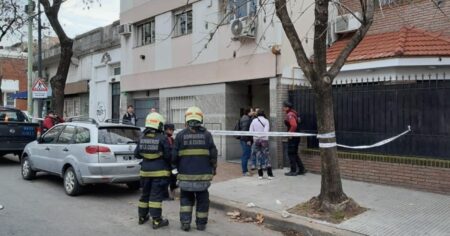 Horror en Saavedra: encontraron a dos mujeres muertas dentro de su departamento imagen-8