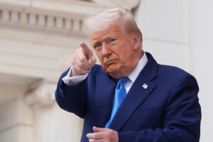 Nueva medida “antiinmigrante” de Donald Trump: revocarán de forma masiva las visas de este grupo de extranjeros imagen-3
