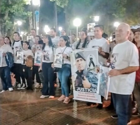 Eldorado: se realizó la marcha en reclamo de justicia por el asesinato del cabo Miñarro imagen-6