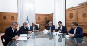 El Gobierno se entusiasma con sumar el apoyo de casi todas las provincias al plan para usar los "dólares del colchón" imagen-2