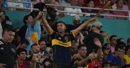 Video: "El dale, dale Boca" en el medio del Inter Miami - Al Ahly imagen-18