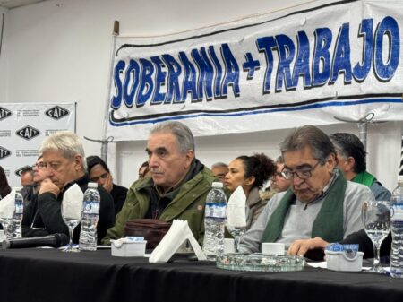 Una novedosa alianza de gremios, piqueteros y organizaciones sociales se une para reclamar contra el Gobierno imagen-7