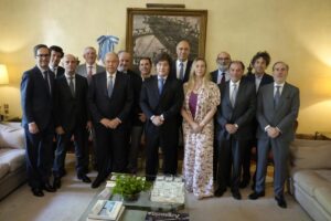 Madrid: Javier Milei se reunió junto a su hermana Karina con empresarios españoles imagen-3