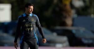 Scaloni, sobre los chicos sancionados en Newell´s: "Sacarse esa foto tendría que ser normal" imagen-3