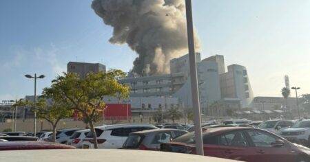 Irán bombardeó el hospital más grande del sur de Israel: hay heridos de gravedad imagen-6