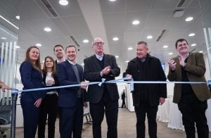 El gobernador Hugo Passalacqua acompañó la inauguración de la nueva sede del Banco Macro en 25 de Mayo: “Uno se siente feliz al ver un avance tan significativo” imagen-4