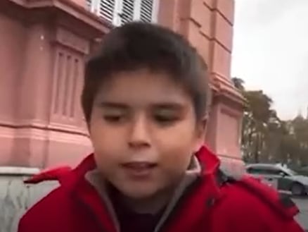 Javier Milei recibió en Casa Rosada a Pedrito, un niño de diez años que apoya al Gobierno imagen-6