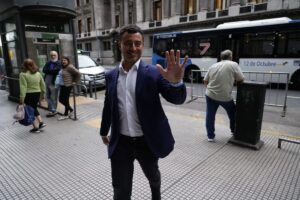 De Loredo publicó un video falso del gobernador Llaryora y reclaman que actúe la Justicia imagen-3