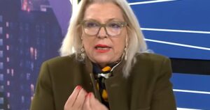 La picante crítica de Lilita Carrió por el armado en la Provincia: "Para tener de jefa a Karina Milei me suicido en Mar Chiquita" imagen-4