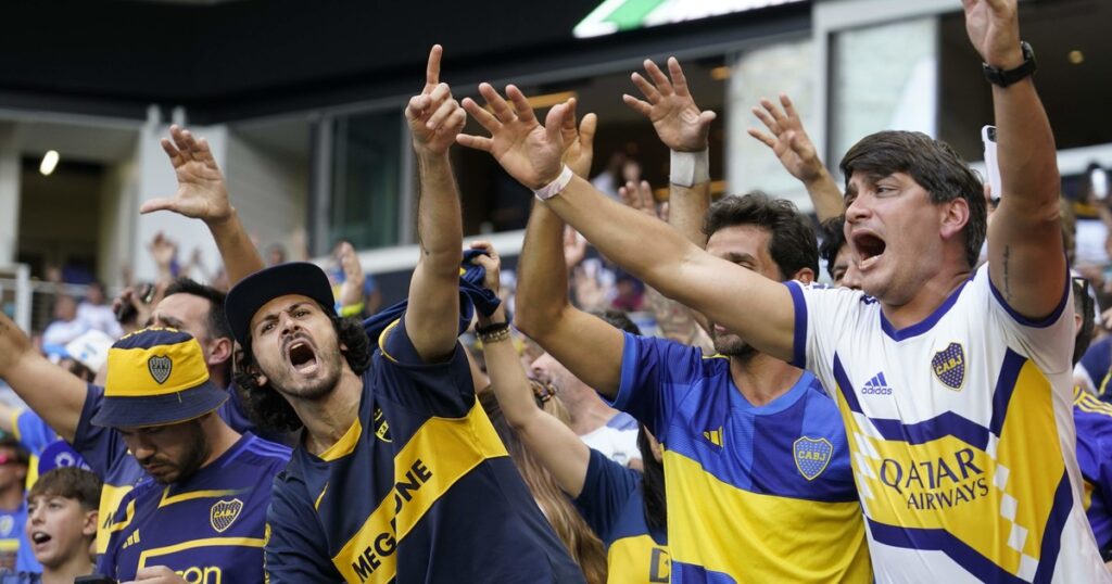 Infantino, rendido nuevamente a los pies de la hinchada de Boca: "¡Qué locura! Cerca de 50.000 hinchas..." imagen-4