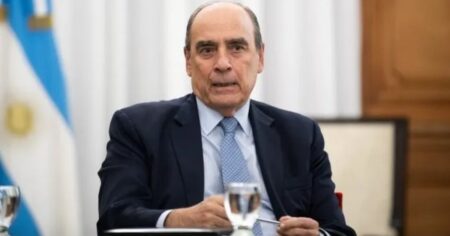El Gobierno envió al Congreso los proyectos para fomentar el uso de los "dólares del colchón" imagen-12