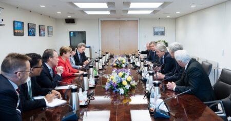 El equipo económico mantuvo su primera reunión con la misión del Fondo en Buenos Aires imagen-8