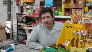 Kiosqueros resisten en el centro de Posadas: “Sin ofertas, es difícil sostener la venta” imagen-1